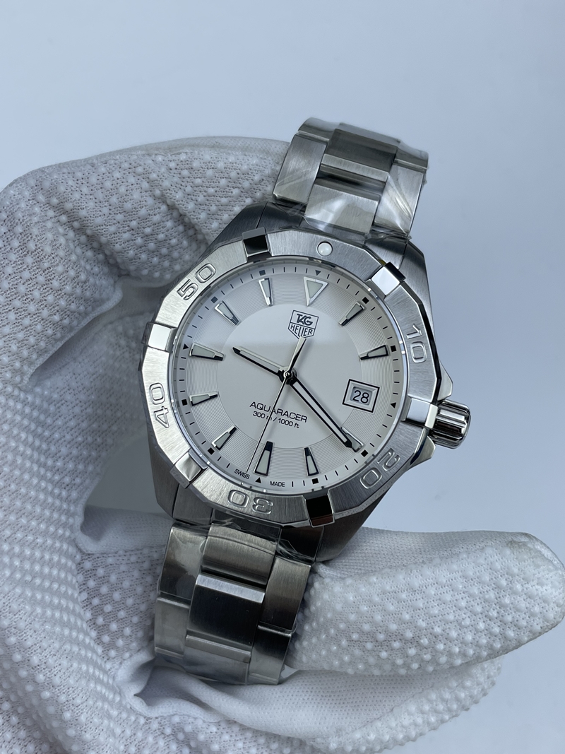  (국내발송1점 )신공장 태그호이어 아쿠아레이서 300M 쿼츠 스틸 화이트다이얼 V2